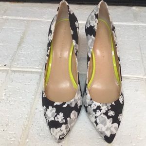 Banana Republic flower heels, size 8